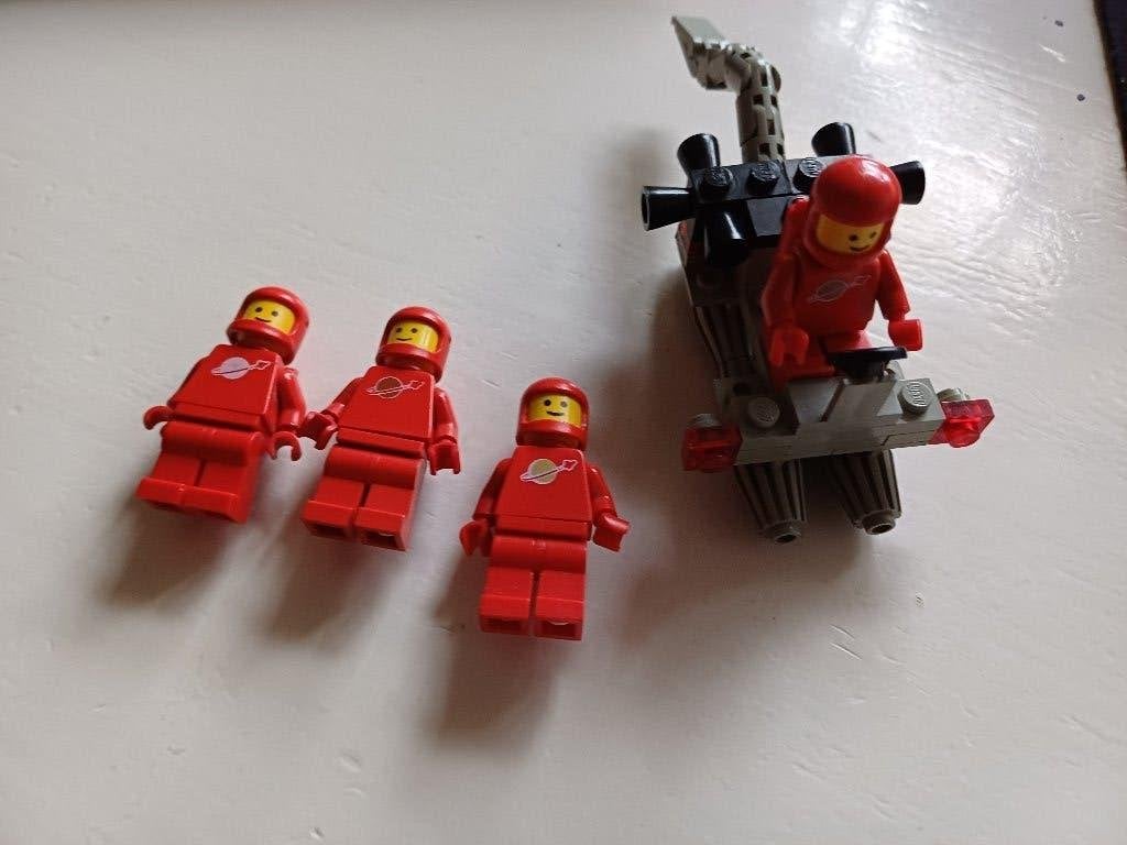 Set van drie rode Lego Classic Space astronauten minifiguren, Ophalen of Verzenden, Gebruikt, Lego
