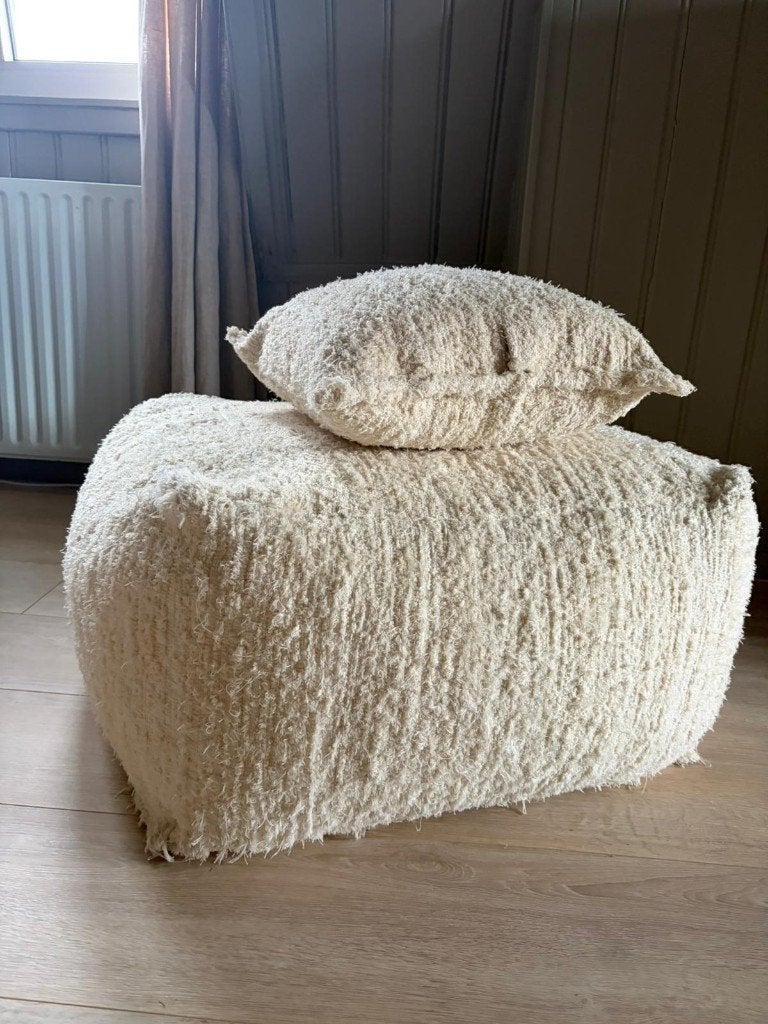 poef 80-80 cm met sierkussen 40-40, Huis en Inrichting, Ophalen, Beige, Vierkant, Inclusief binnenkussen