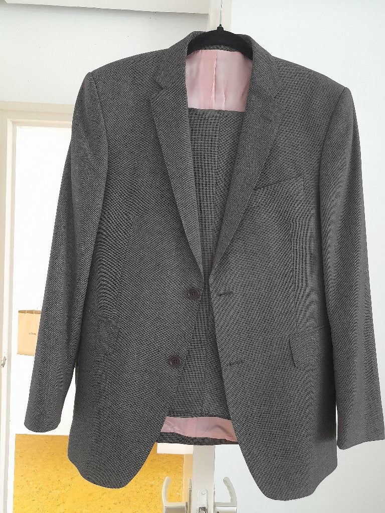 Heren kostuum, Kleding | Heren, Ophalen of Verzenden, Zo goed als nieuw, Maat 48/50 (M), Bruin