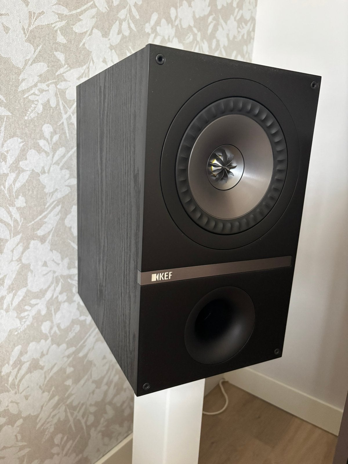 KEF Q300 luidsprekers, Audio, Tv en Foto, Luidsprekers, Ophalen of Verzenden, Zo goed als nieuw, 60 tot 120 watt, KEF