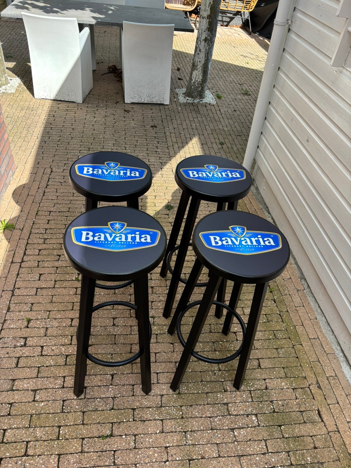 Set van 4 Bavaria barkrukken – €50 per stuk, Hout, Met voetsteun, 60 tot 90 cm, Nieuw