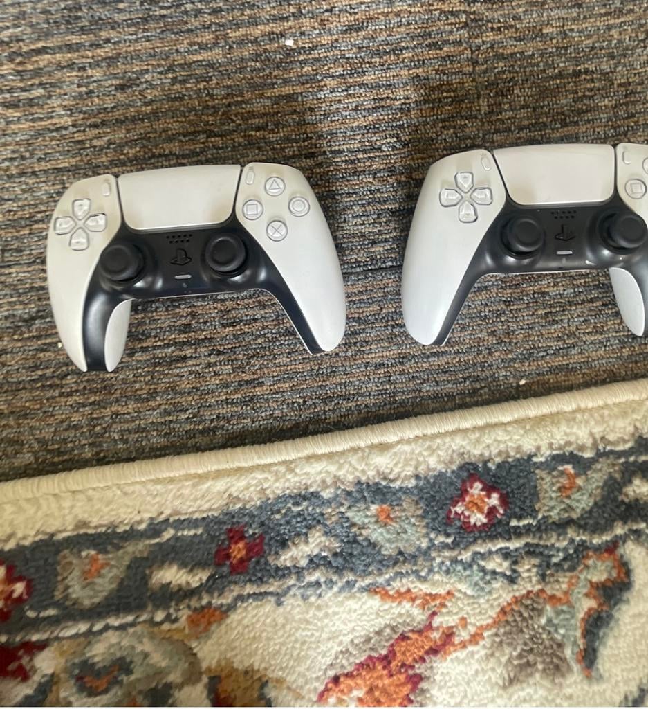 Playstation 5 Disc Edition met 2 controllers, Spelcomputers en Games, Spelcomputers | Sony PlayStation 5, Ophalen of Verzenden