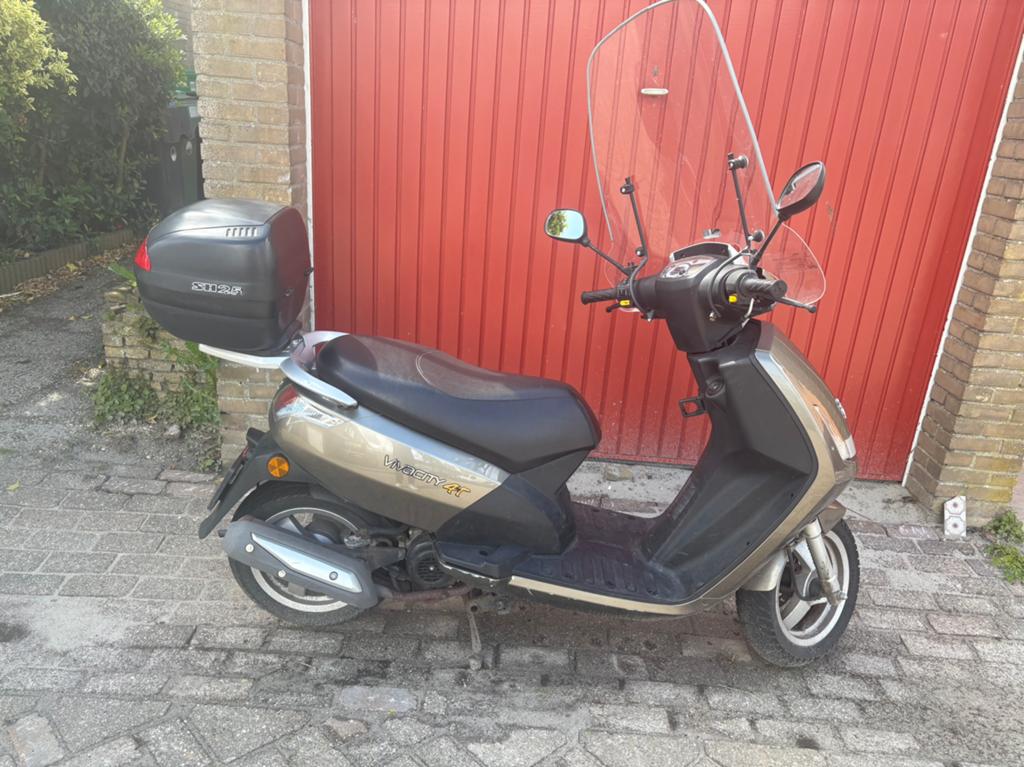 Peugeot vivacity, Fietsen en Brommers, Snorfietsen en Snorscooters, Ophalen of Verzenden, Zo goed als nieuw, Benzine, Peugeot