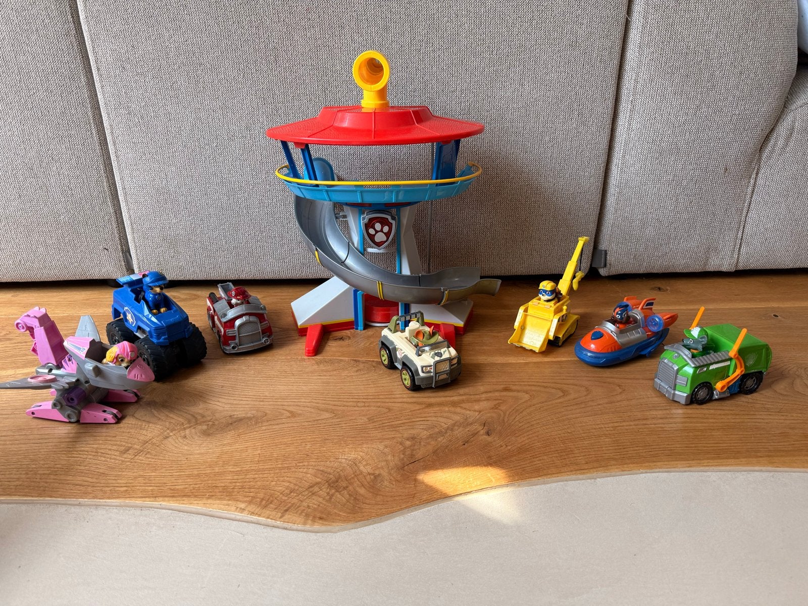 Paw Patrol Uitkijktoren met 7 Voertuigen en Figuren, Ophalen, Gebruikt, Jongen of Meisje