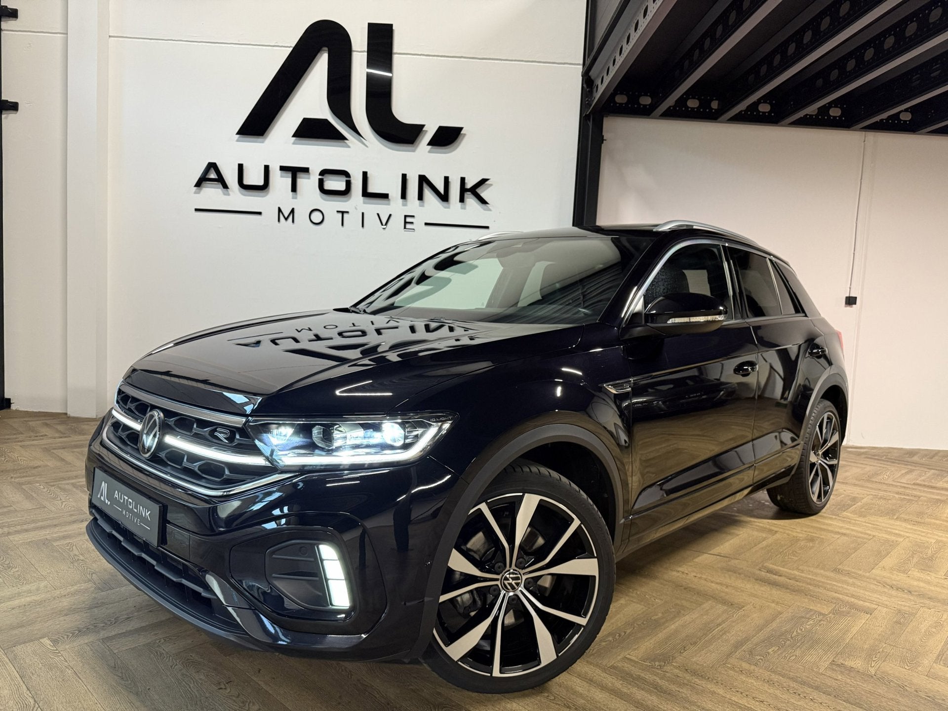 Volkswagen T-Roc 1.5 TSI R-Line Business|PANO|LANEASSIST|CAM, Auto's, Volkswagen, Automatische klimaatregeling, 1498 cc, Zwart