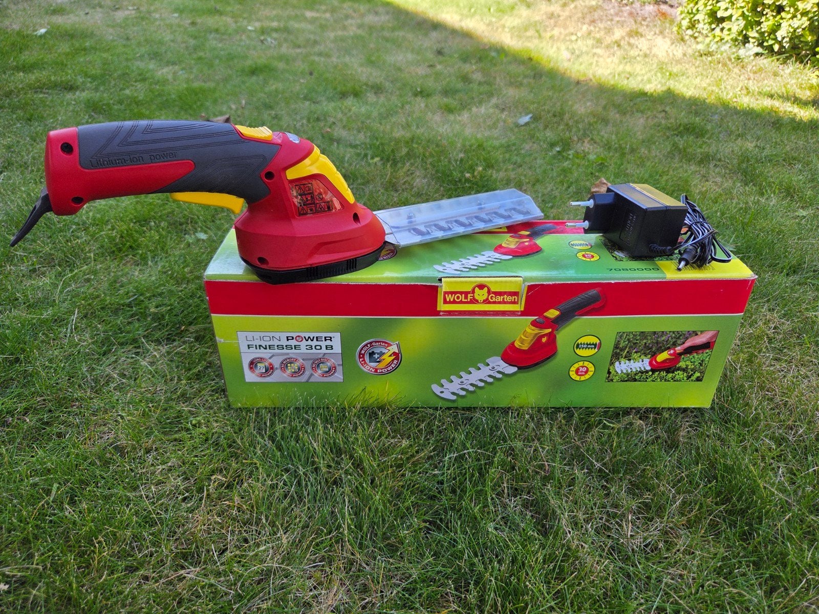 WOLF-Garten LI-ION POWER FINESSE 30 B Accu Graskantenschaar, Tuin en Terras, Heggenscharen, Ophalen, Zo goed als nieuw, Accu, WOLF-Garten