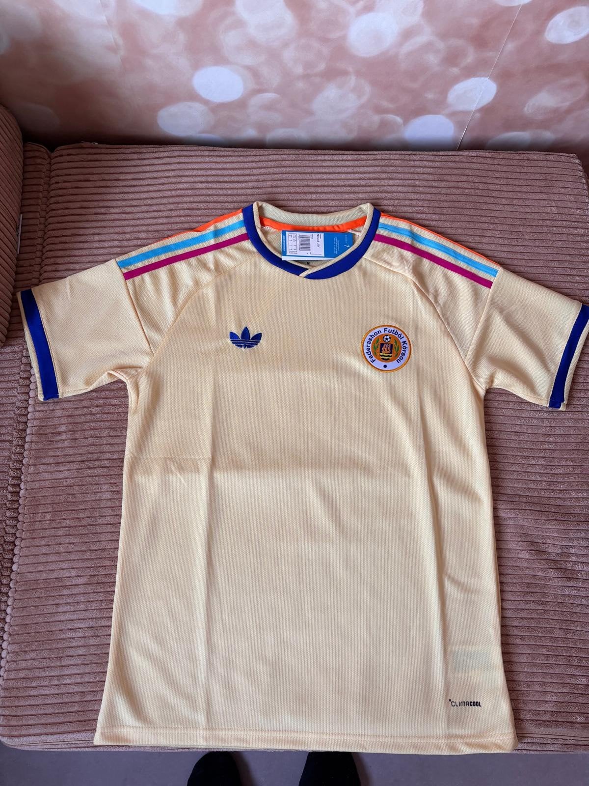 Curaçao voetbalshirt, Maat 48/50 (M), Geel, Nieuw, Ophalen of Verzenden