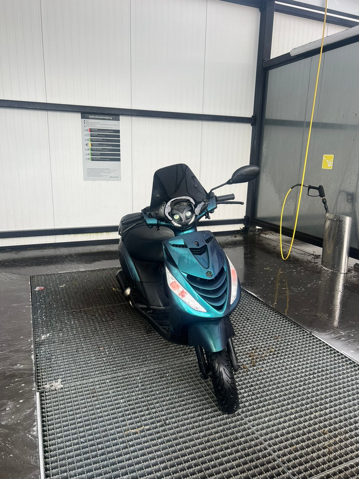 Piaggio zip, Fietsen en Brommers, Brommeronderdelen | Scooters, Zo goed als nieuw, Piaggio, Blok, Ophalen of Verzenden