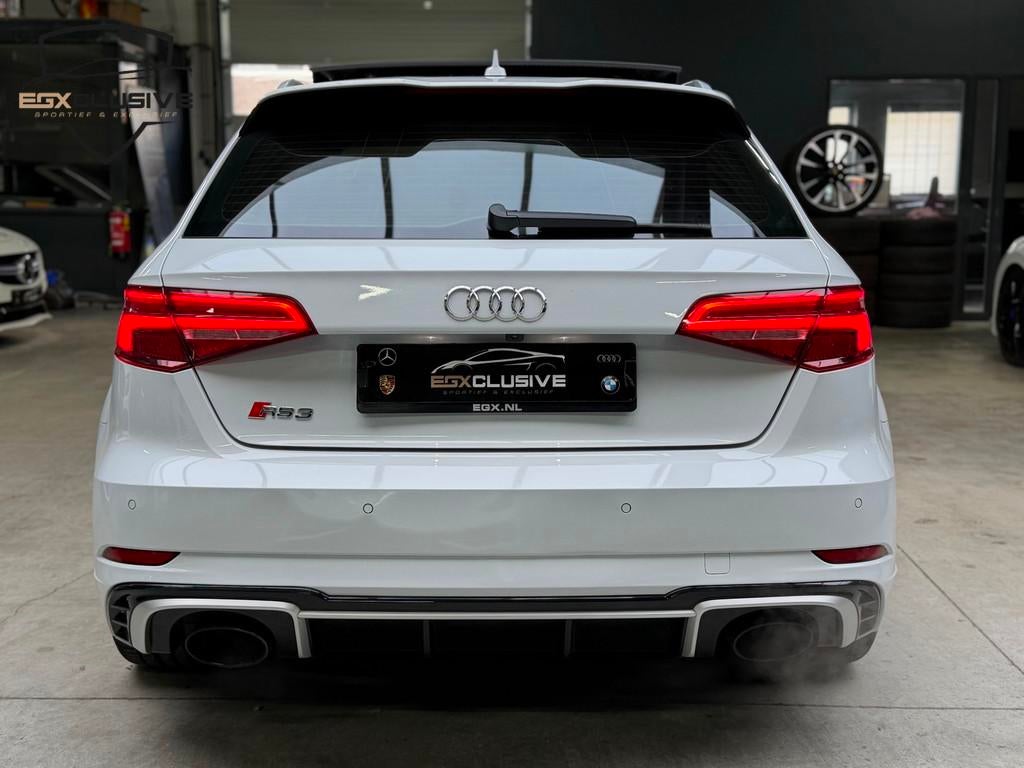 Audi RS3 Sportback 2.5 TFSI Quattro Pano/Carbon/RSZetels/Fac, Auto's, Automaat, RS3, Adaptive Cruise Control, Wit