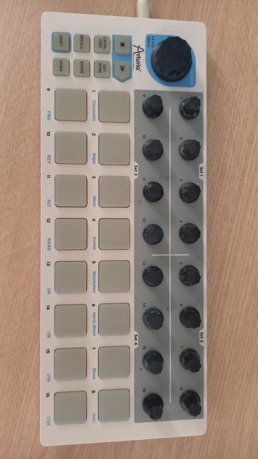 Arturia beatstep mk1 midi controller, Muziek en Instrumenten, Midi-apparatuur, Ophalen of Verzenden, Gebruikt