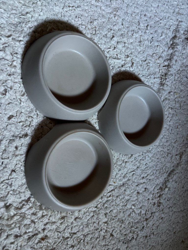 Kattenvoer-en drinkbakken, Ophalen, Zo goed als nieuw