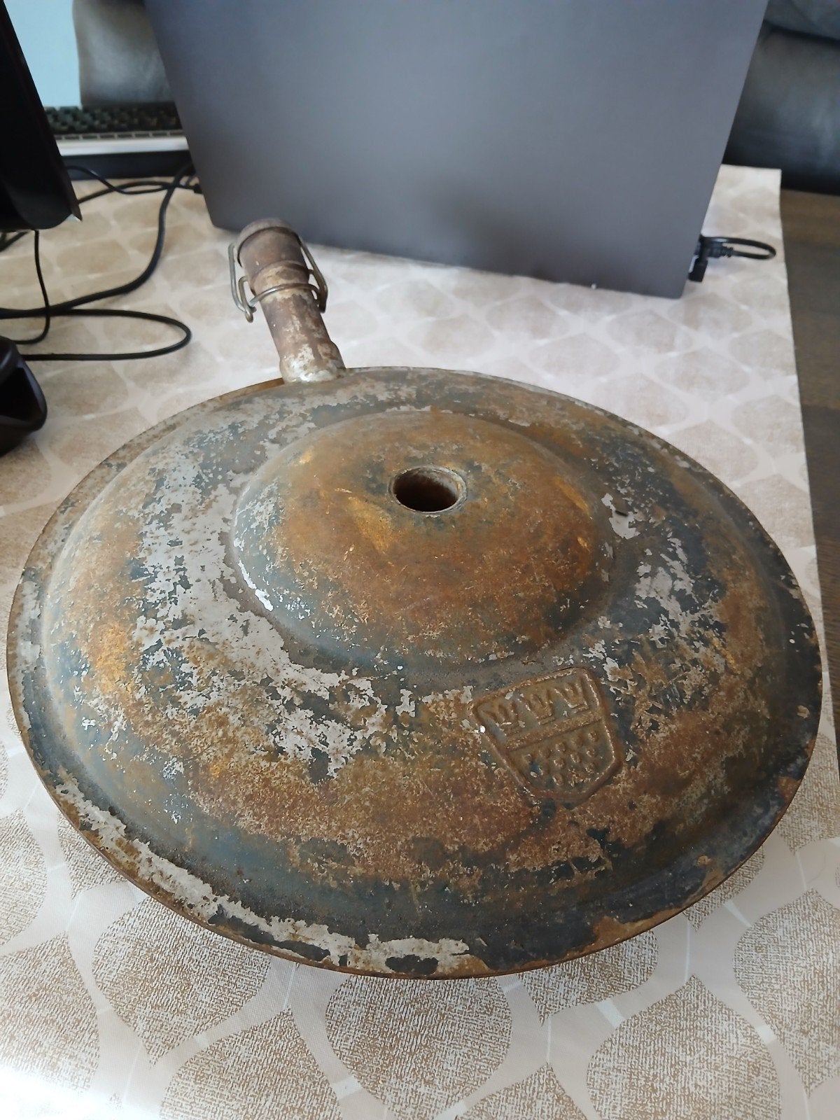 Ford Taunus jerrycan voor reservewiel jaren '60/'70, Ophalen of Verzenden