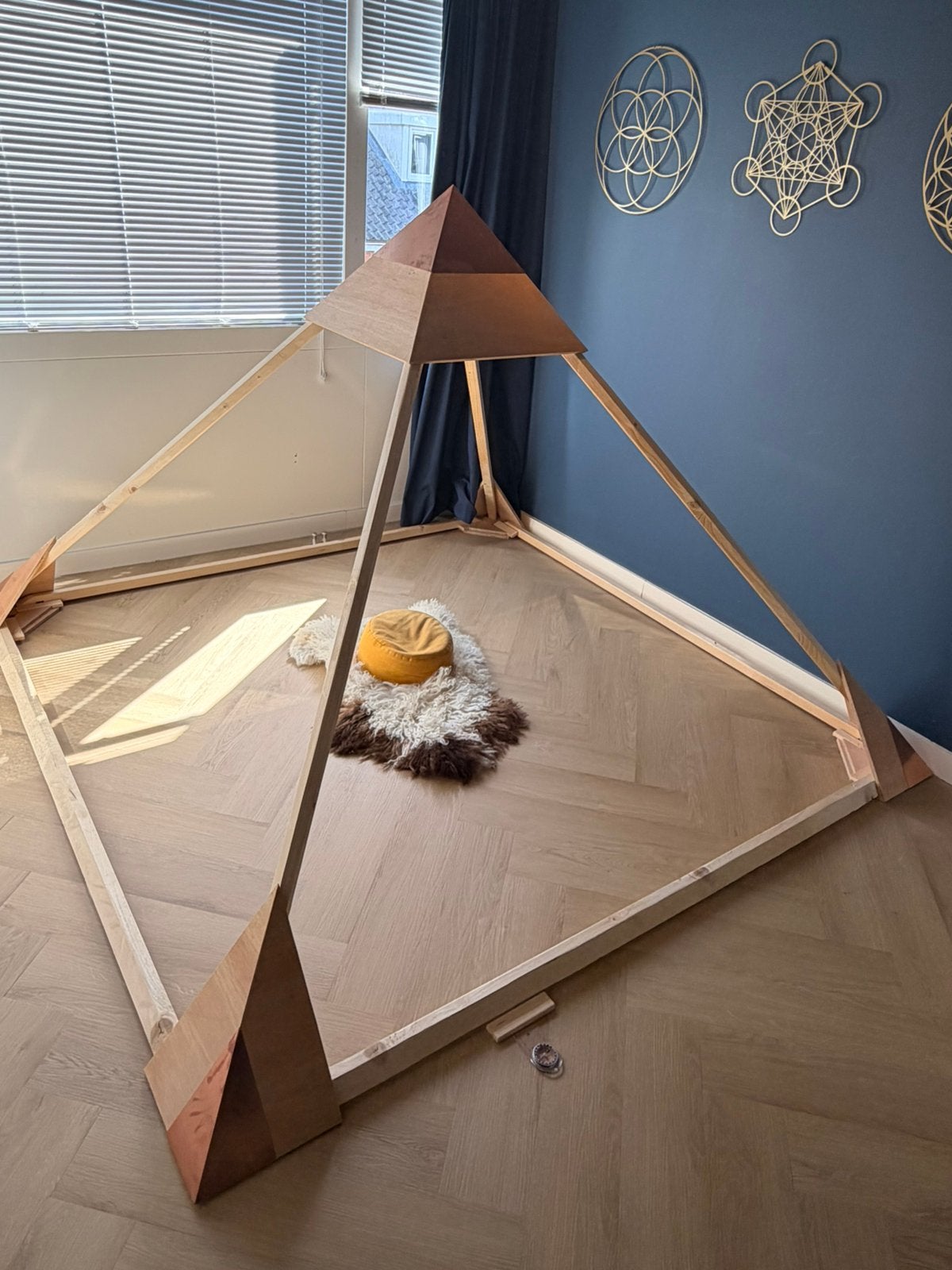 Piramide Banga, Ophalen, Zo goed als nieuw