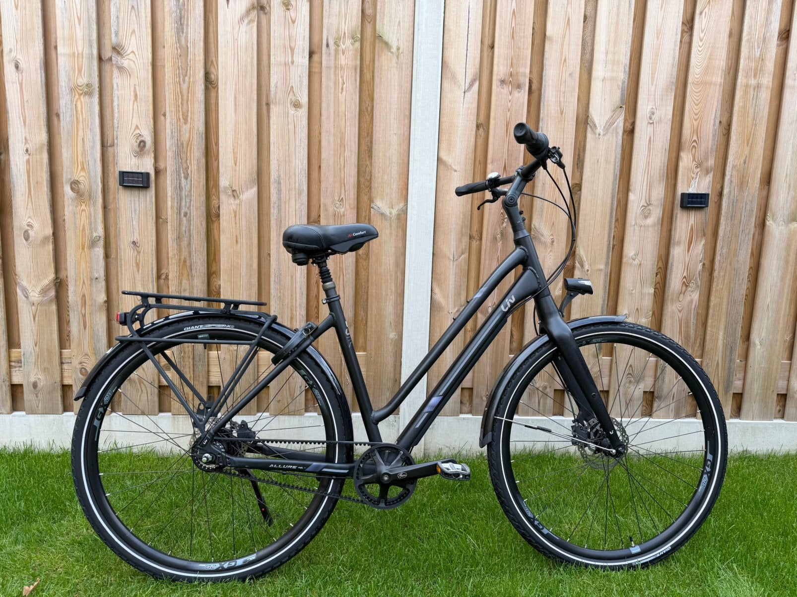 Zeer nette Giant liv Allure CS belt riemaandrijving, Ophalen, Versnellingen, Giant, Zo goed als nieuw