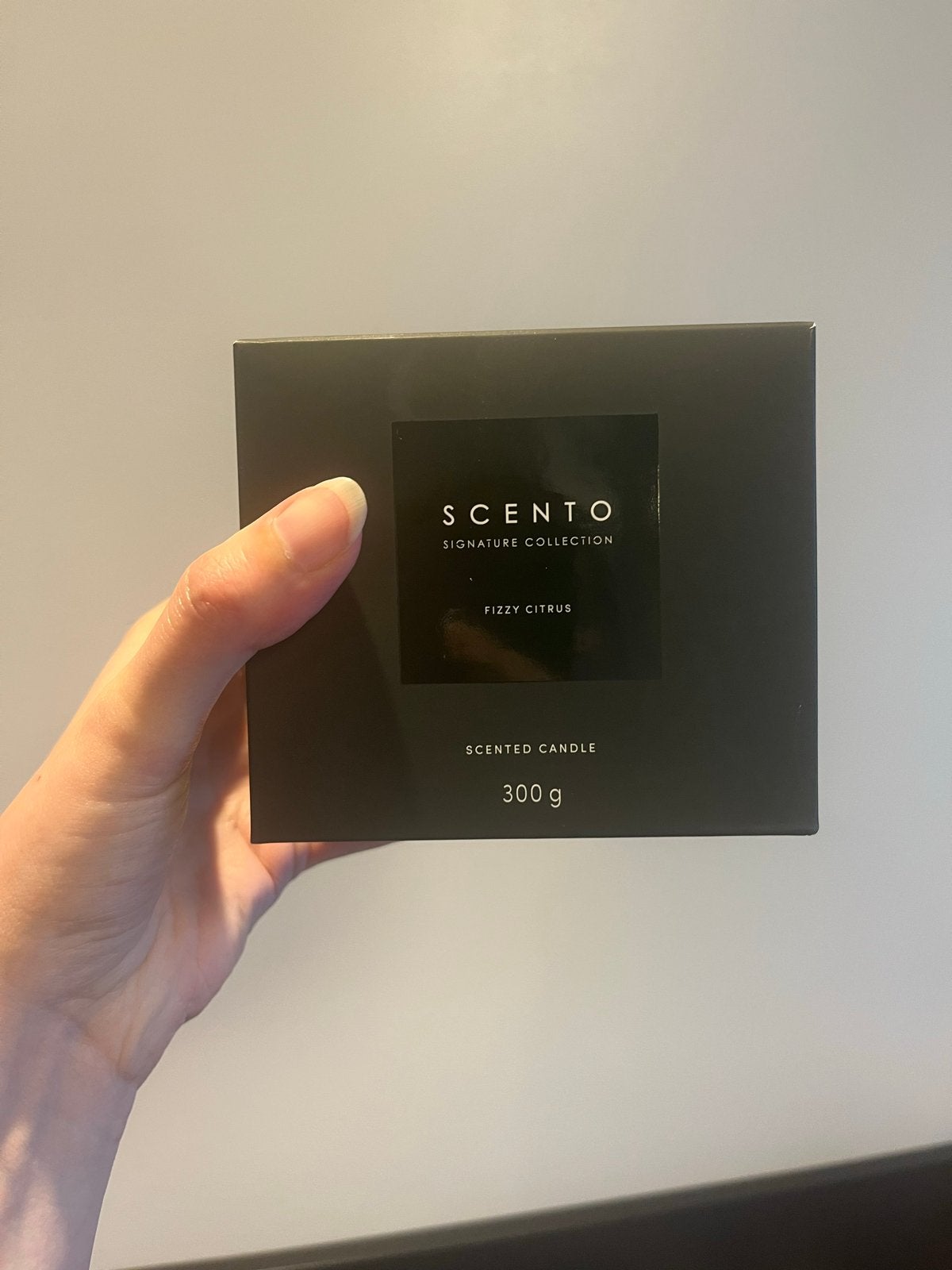 Scento Geurkaars 'Fizzy Citrus' 300g - Nieuw, Ophalen of Verzenden, Kaars, Overige merken, Zwart