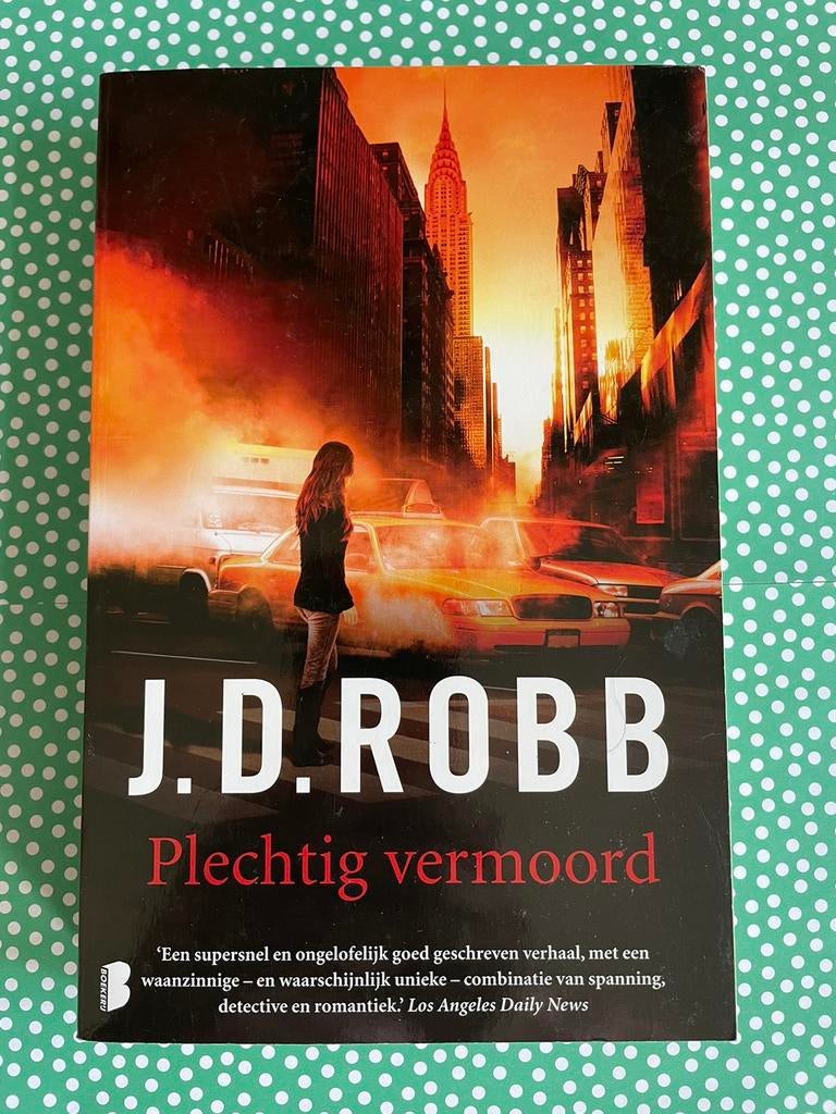 Plechtig vermoord, door J. D. Robb, Boeken, Ophalen of Verzenden, Zo goed als nieuw