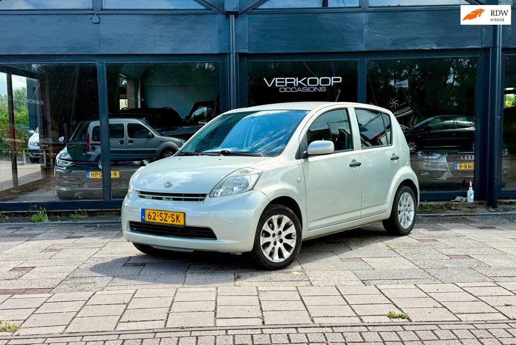 Daihatsu Sirion 2 1.3-16V Comfort AUTOMAAT, Auto's, Daihatsu, Gebruikt, 31 €/maand, 4 cilinders, Beige