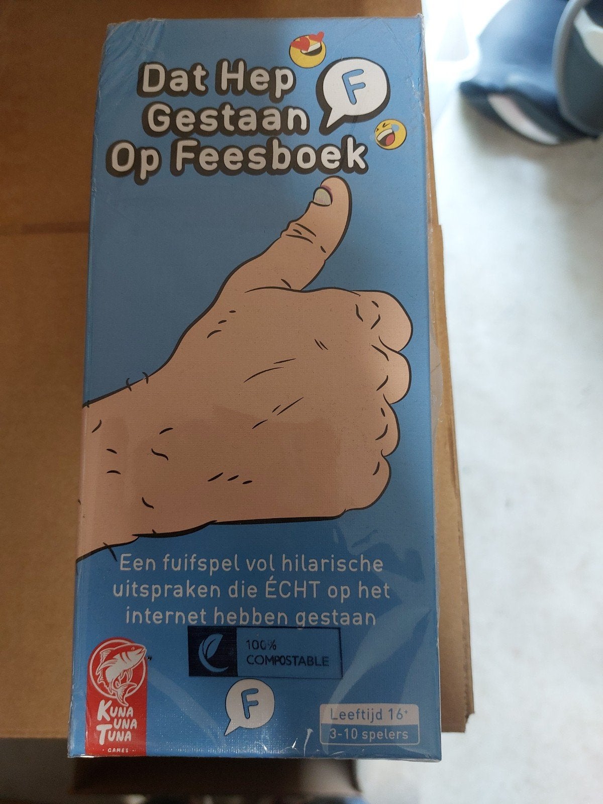 Dat Hep Gestaan Op Feesboek - Feestspel - Nieuw met deukje, Vijf spelers of meer, Ophalen of Verzenden, Nieuw, Kuna Tuna Games