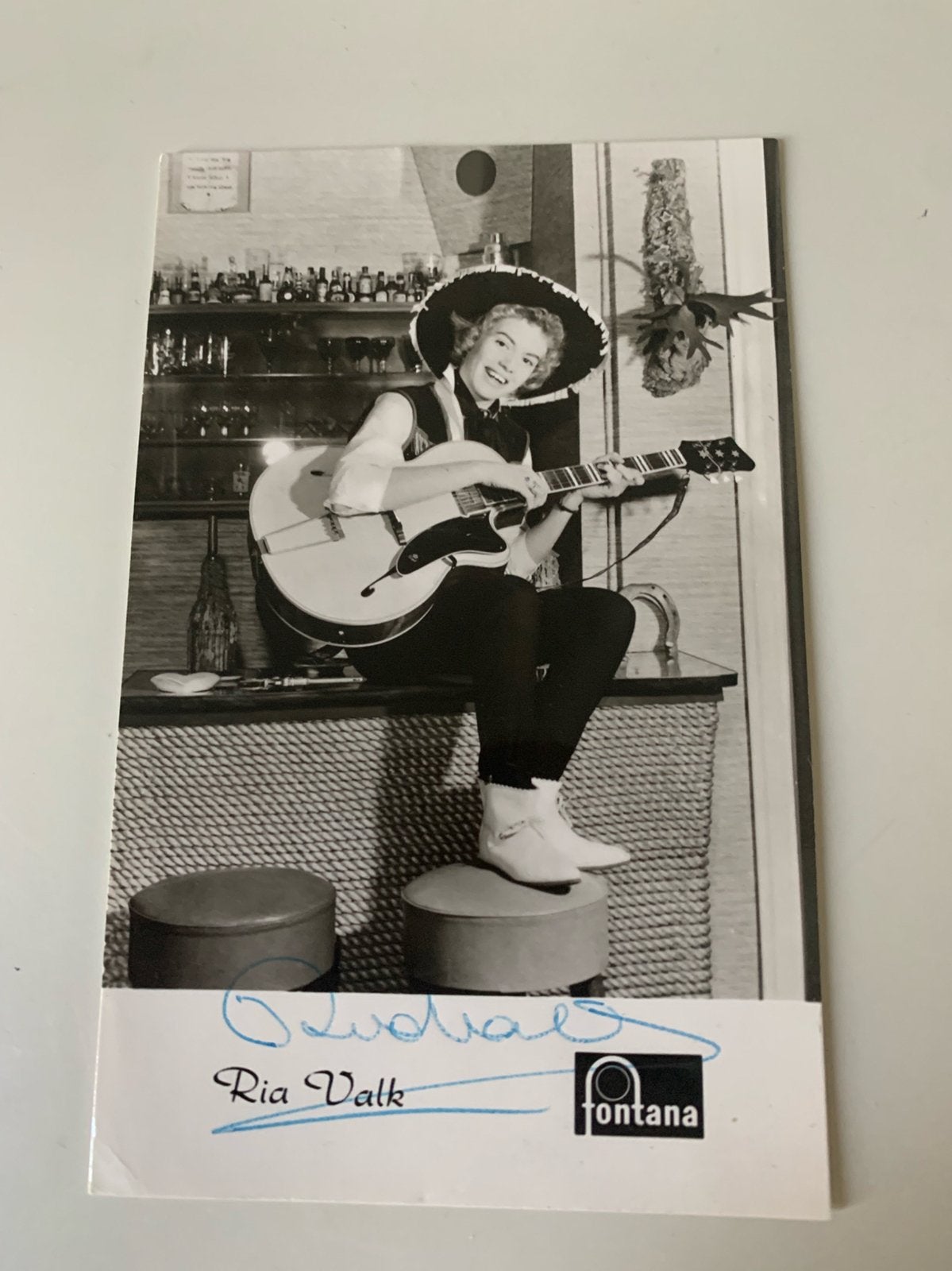 Foto m handtekening RIA VALK - ik wil een cowboy als man, Ophalen of Verzenden, Zo goed als nieuw, Foto of Kaart