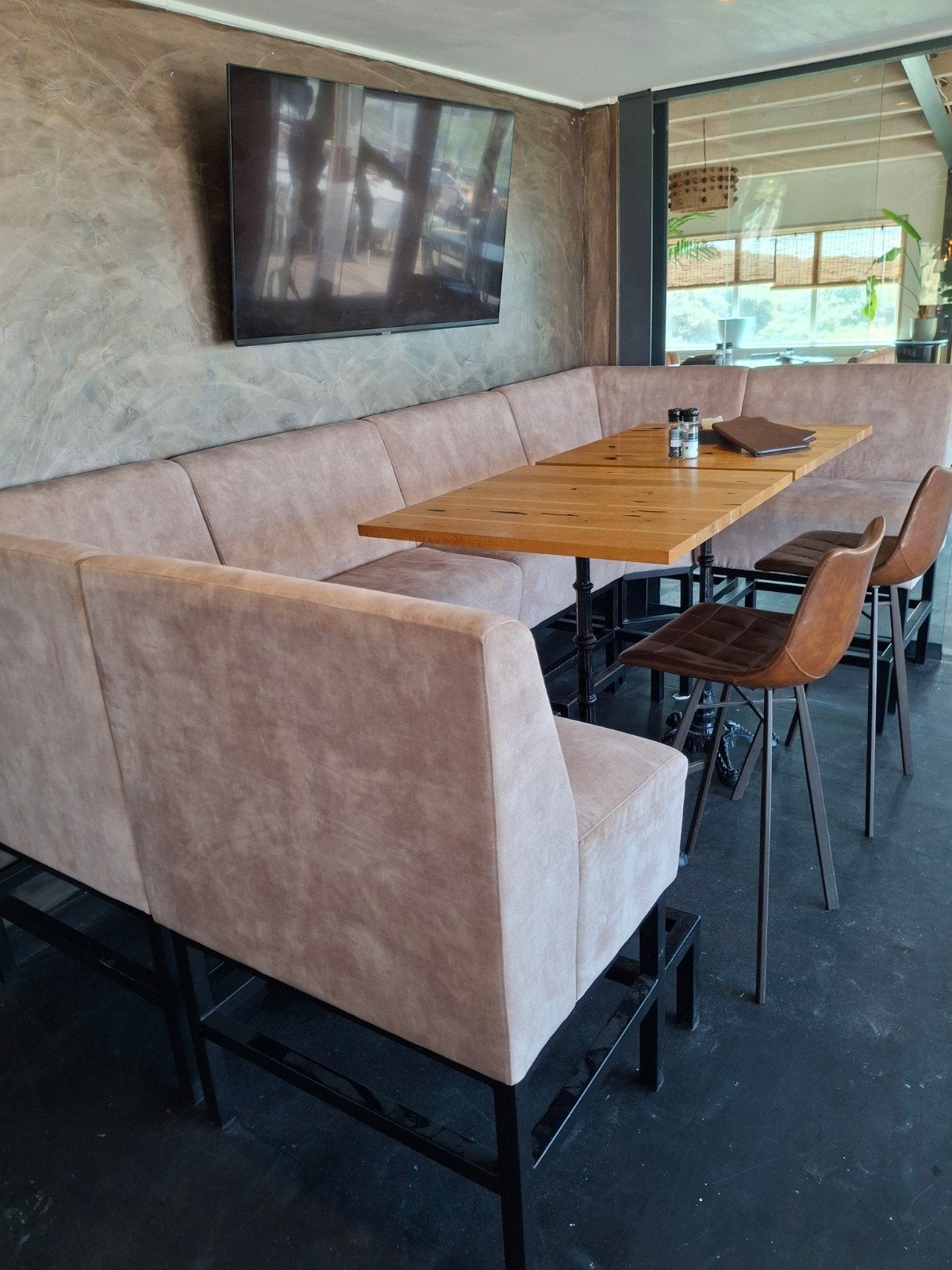 Comfortabele hoekbank voor horeca of thuis, Ophalen, Gebruikt, Metaal, Modern, Horeca, Comfortabel