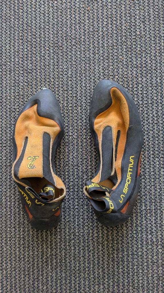 Sportklimschoen La Sportiva Cobra 40 1/2, Ophalen of Verzenden, Zo goed als nieuw, Klimsportschoenen