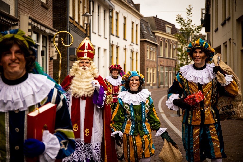 Pieten om te genieten, Pakjesavond om niet te vergeten, Ophalen, Nieuw
