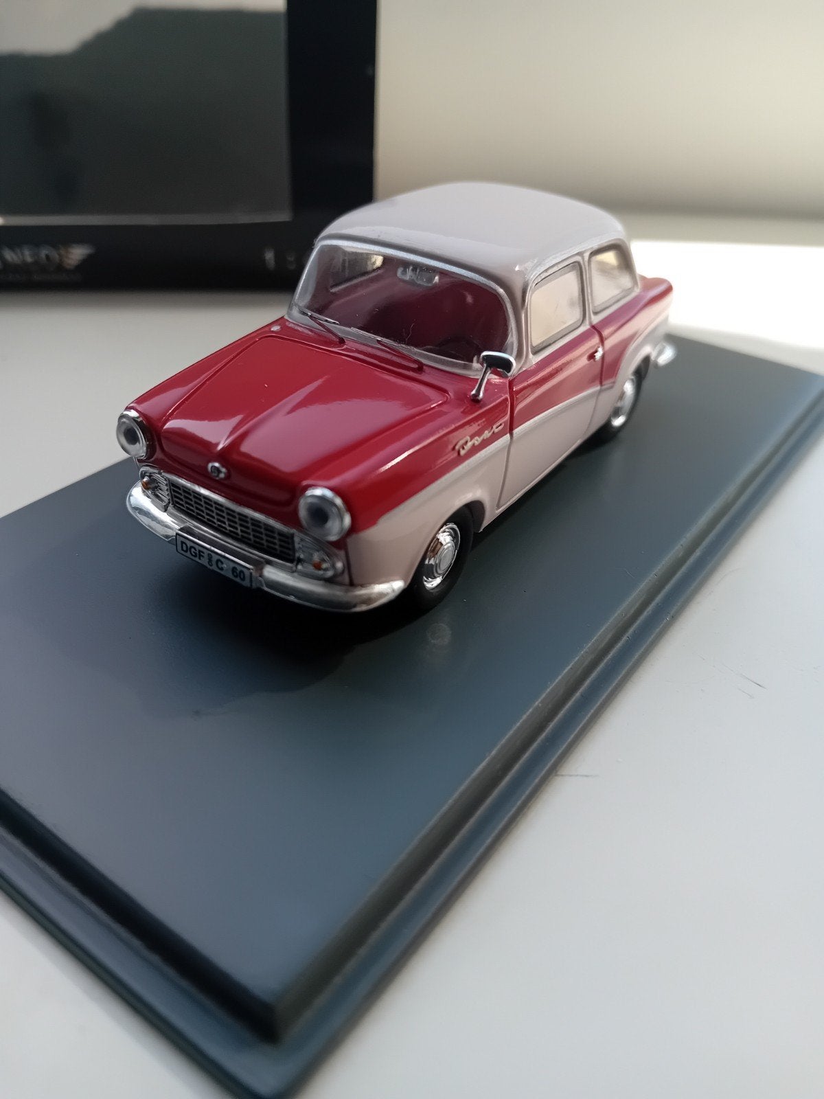 Glas Isar T600., Hobby en Vrije tijd, Modelauto's | 1:43, Ophalen of Verzenden, Zo goed als nieuw, Auto, Overige merken