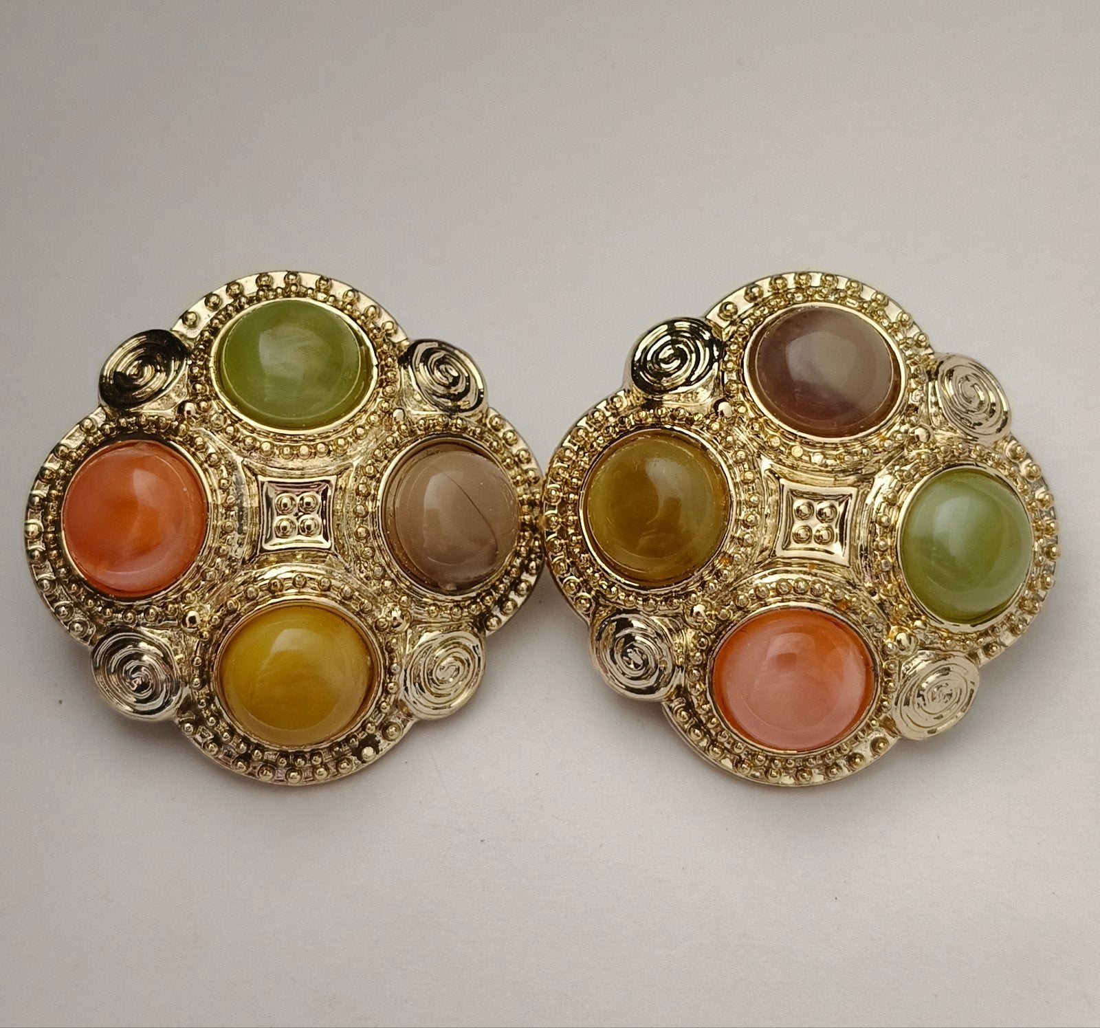 Vintage Gouden Oorbellen met Gekleurde Stenen, Ophalen of Verzenden, Zo goed als nieuw, Goud, Goud