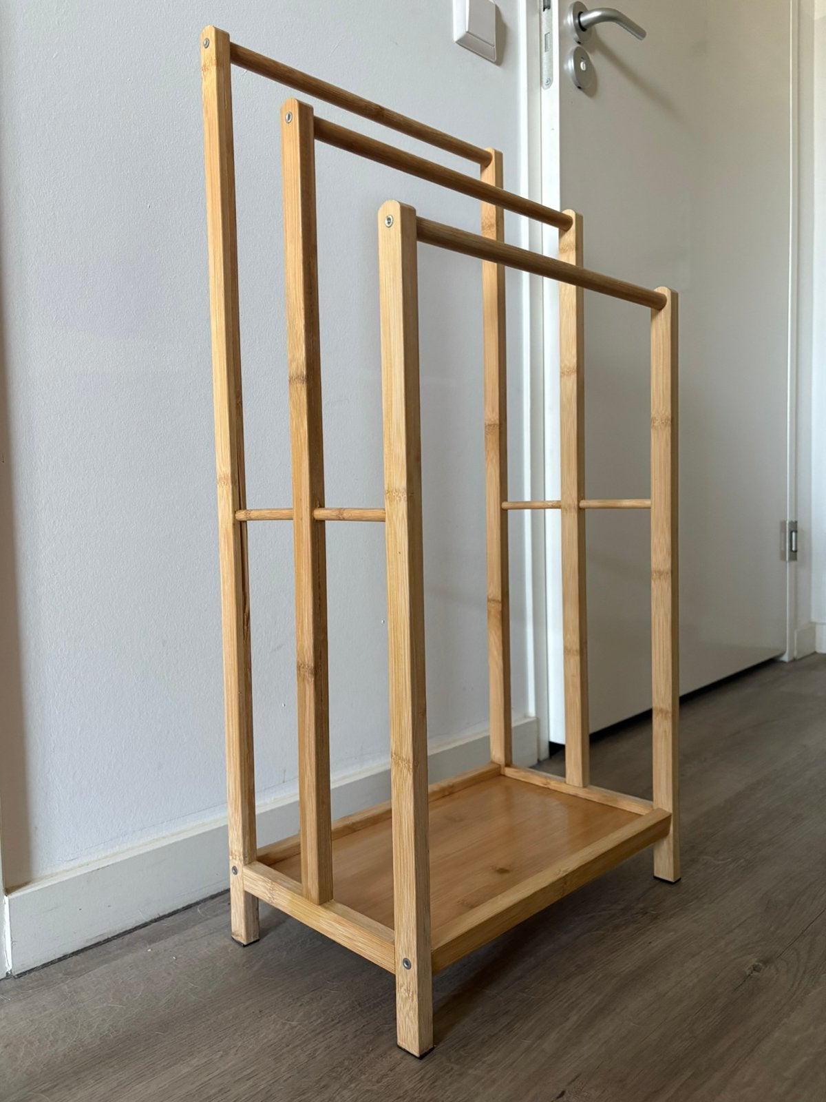 Bamboe handdoekenrek, Ophalen, (Half)hoge kast, Minder dan 50 cm, Gebruikt