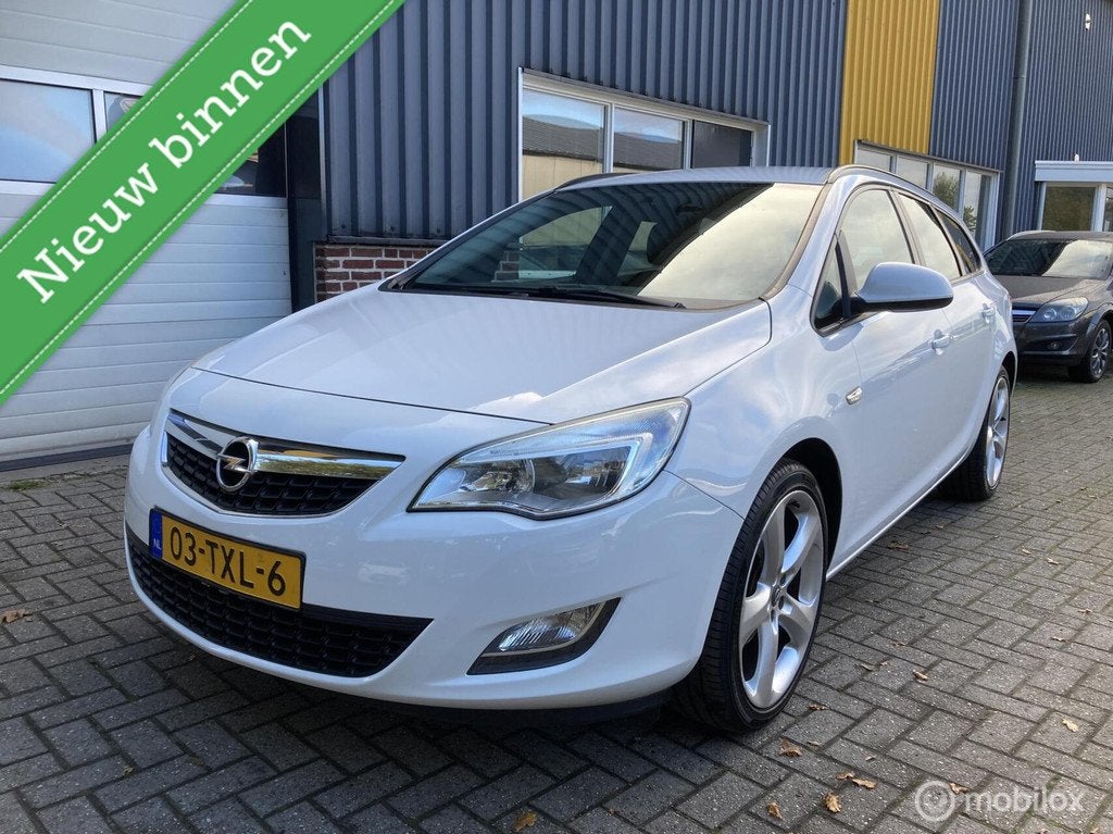 Opel Astra Sports Tourer 1.4 Cosmo TREKHAAK!, Voorwielaandrijving, Euro 5, 101 pk, Gebruikt