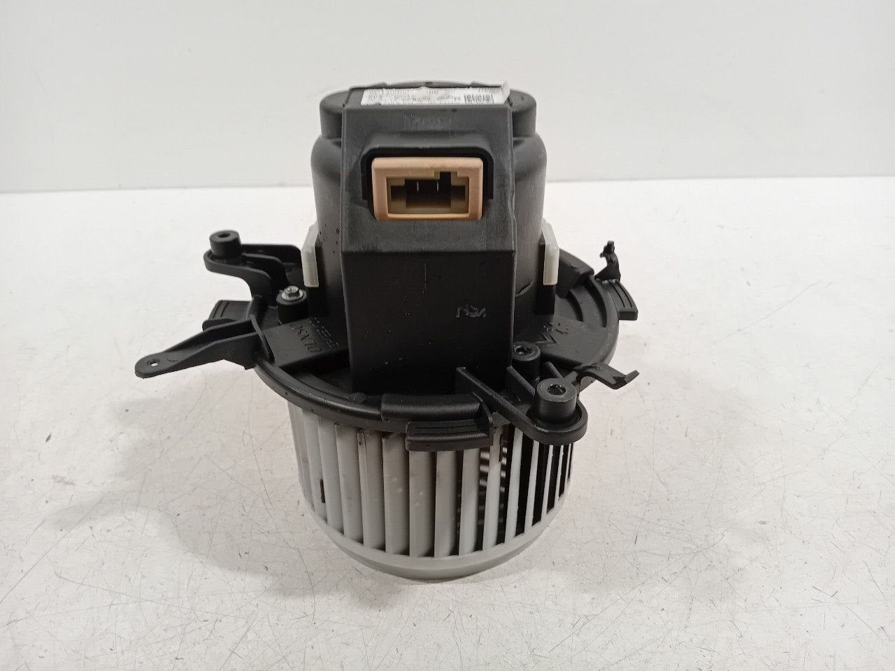 Kachel ventilator motor Peugeot 3008, Onderdelen@venauto.nl, Van der Ven Autorecycling B.V., Gebruikt, Ettenseweg 76, 4706 PB Roosendaal, The Netherlands