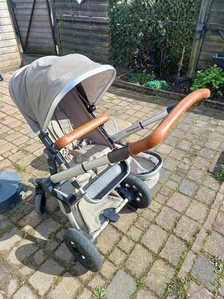 Joolz Day Kinderwagen - Beige met bruine accenten, Kinderen en Baby's, Gebruikt, Kinderwagen, Overige merken, Verstelbare duwstang