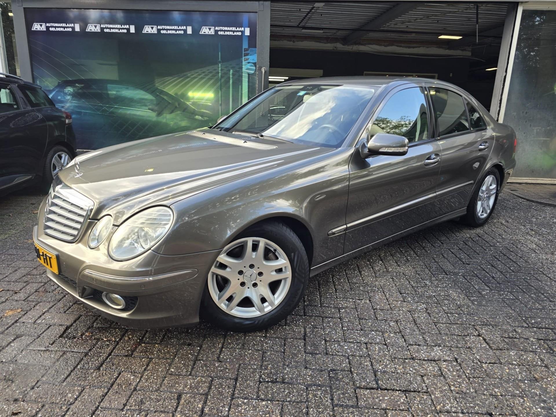 Mercedes-Benz E-klasse 230 Elegance | NIEUWE APK | AIRCO | C, Auto's, Voorwielaandrijving, Stof, Gebruikt, 2496 cc