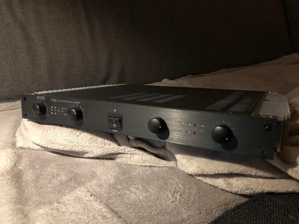 Eindversterker APart Champ 4 A/B 4X125 Watts, Ophalen of Verzenden, Zo goed als nieuw, Solid body