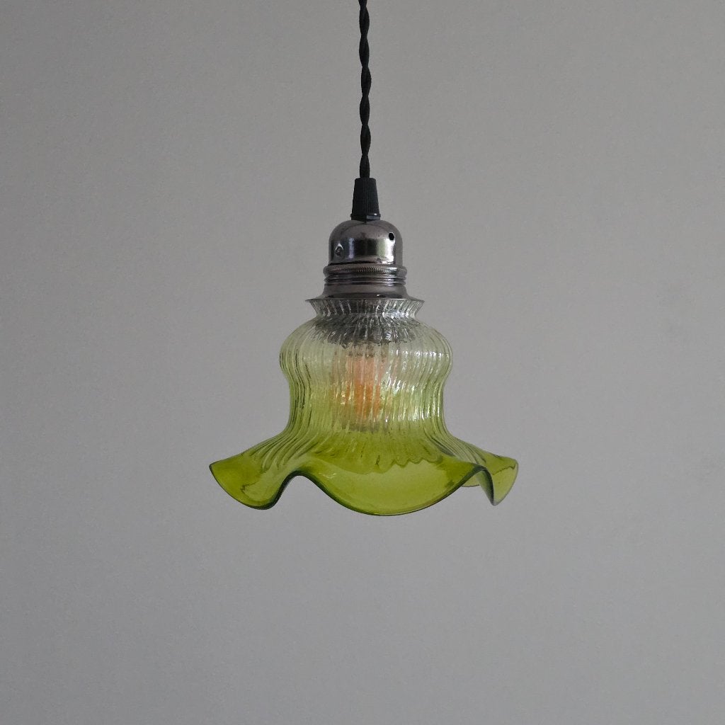 Vintage groene Franse glazen hanglamp – bloem / tulp vorm, Antiek en Kunst, Ophalen of Verzenden