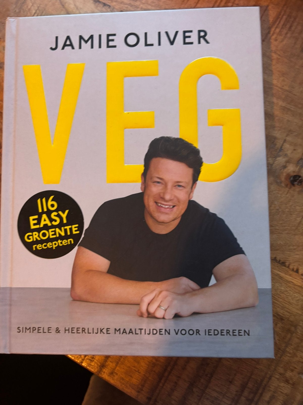 Jamie Oliver VEG: 116 Easy Groente Recepten Kookboek, Boeken, Kookboeken, Voorgerechten en Soepen, Ophalen of Verzenden, Zo goed als nieuw