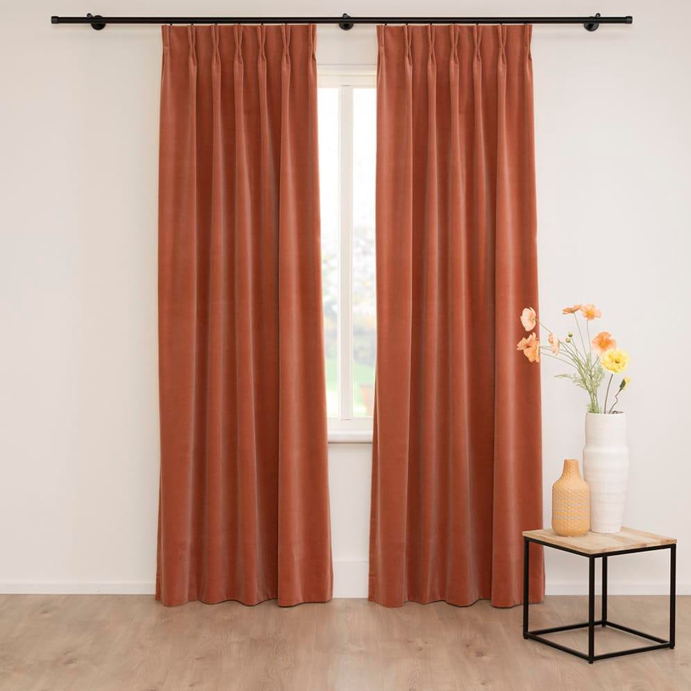 Velours gordijn | A House Of Happiness | Superior kleur 62, Ophalen of Verzenden, Zo goed als nieuw, 200 cm of meer