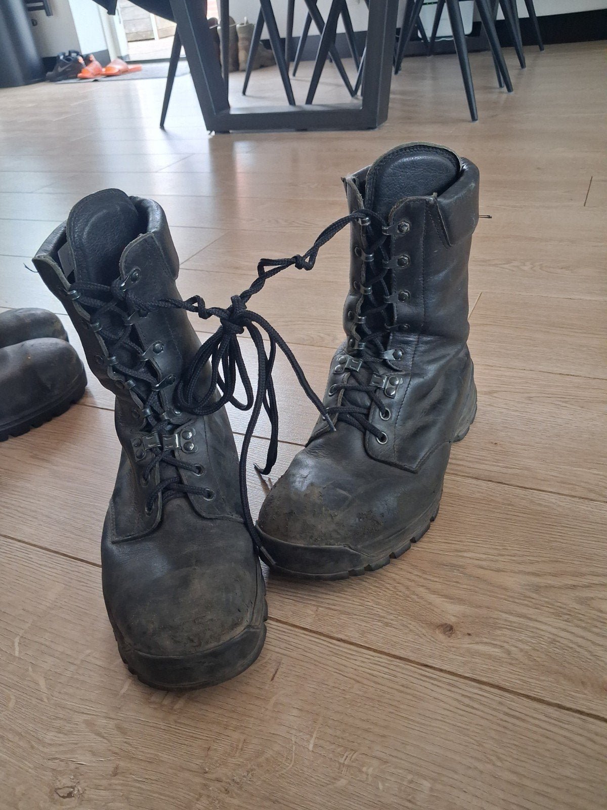 Kisten stalen neus 43, Ophalen of Verzenden, Zwart, Werkschoenen