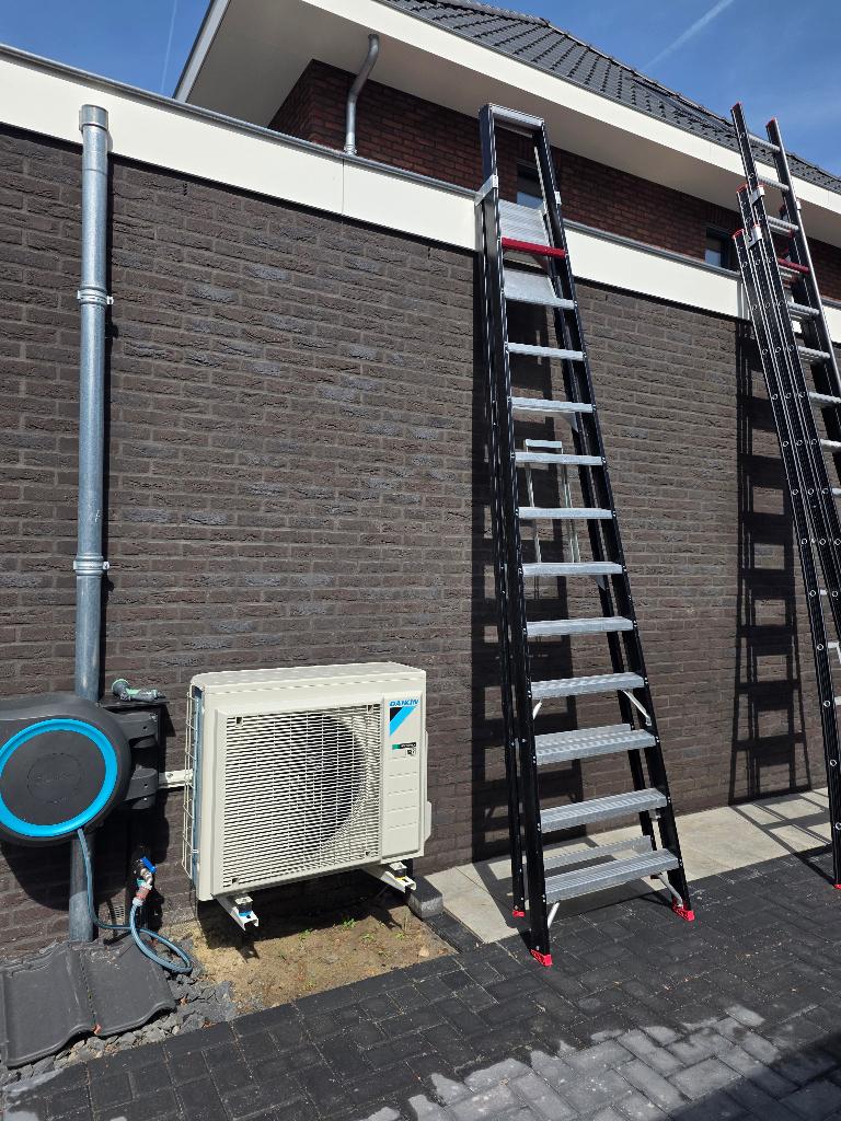 Altrex Taurus laddder 12 tredes, Doe-het-zelf en Verbouw, Ladders en Trappen, Ophalen, Trap, Zo goed als nieuw, Opvouwbaar of Inschuifbaar
