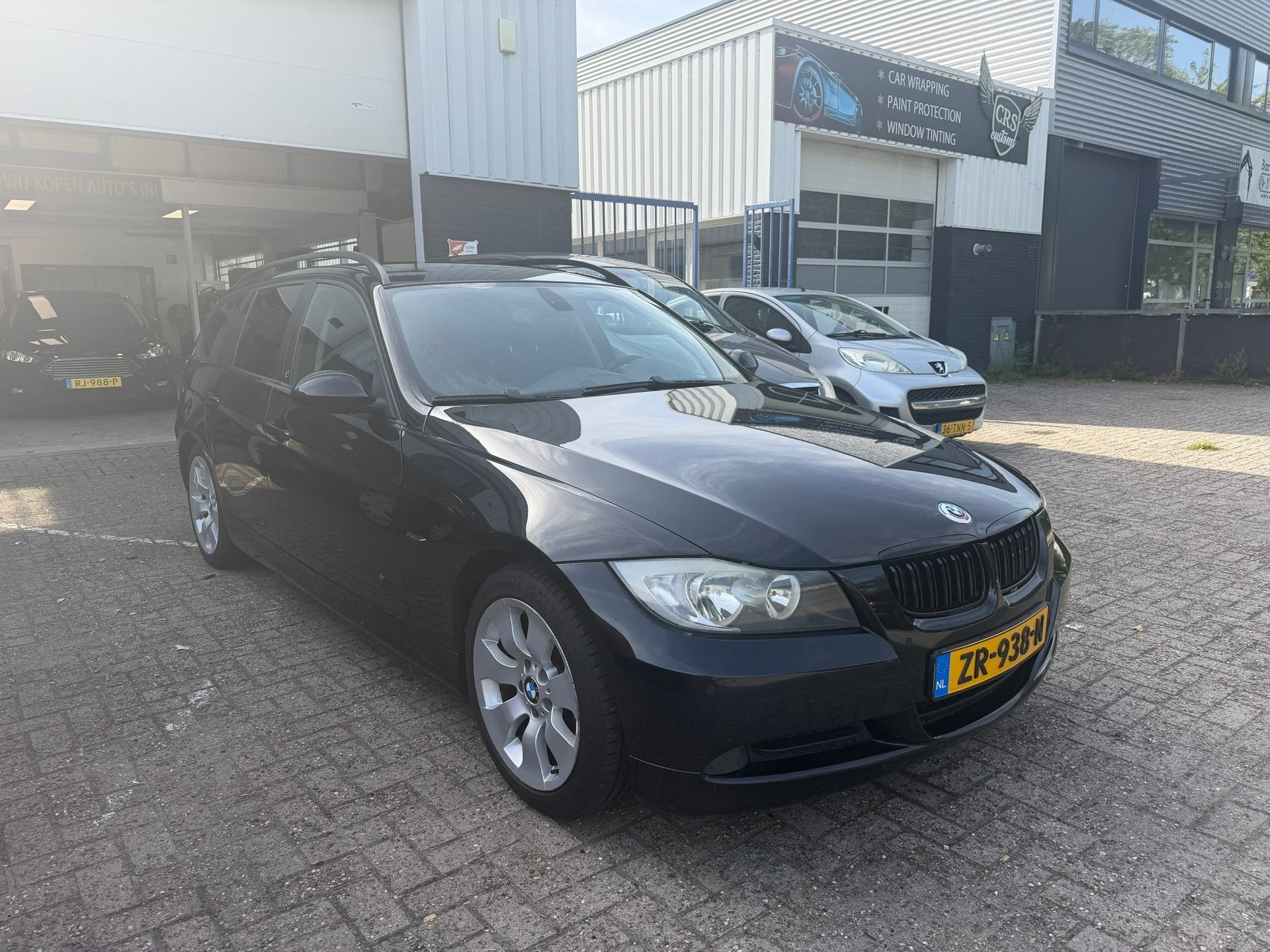 BMW 3-serie Touring 318i PANORAMADAK, Startonderbreker, Achterwielaandrijving, Zwart, Handgeschakeld