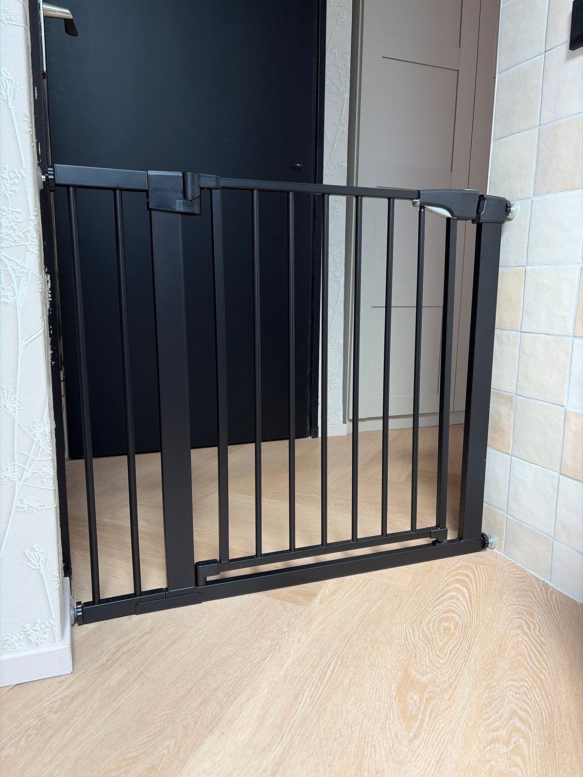 Zwart metalen klemhekje voor kinderen of huisdieren, Gebruikt, Ophalen of Verzenden, Klemhekje, Metaal of IJzer