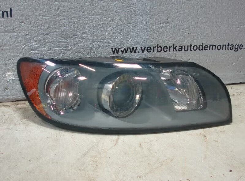 KOPLAMP RECHTS Volvo V50 (MW) (01-2003/12-2012) (30698886), Auto-onderdelen, Gebruikt, Info@volvocars.com, Ophalen of Verzenden