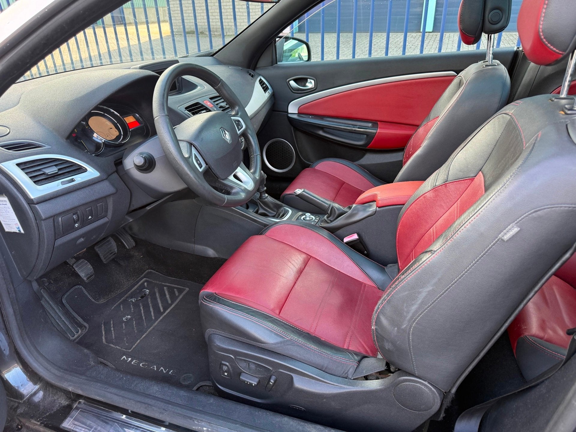 Foto 14 van Renault Mégane Coupé-Cabriolet 1.4 TCE CC*LEER*AKTIEPRIJS!