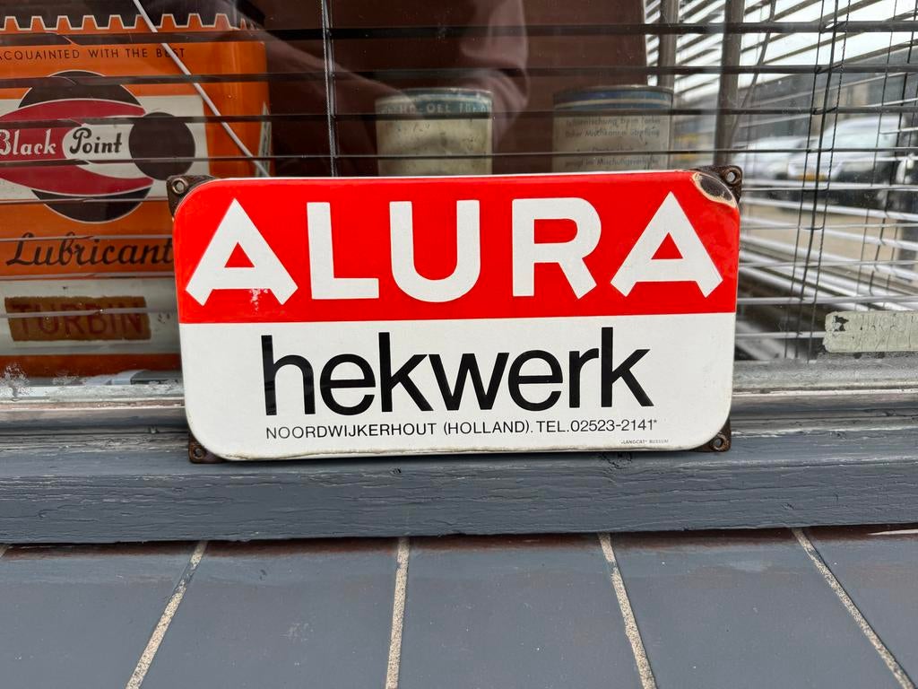 Alura Hekwerk emaille reclamebord, Ophalen