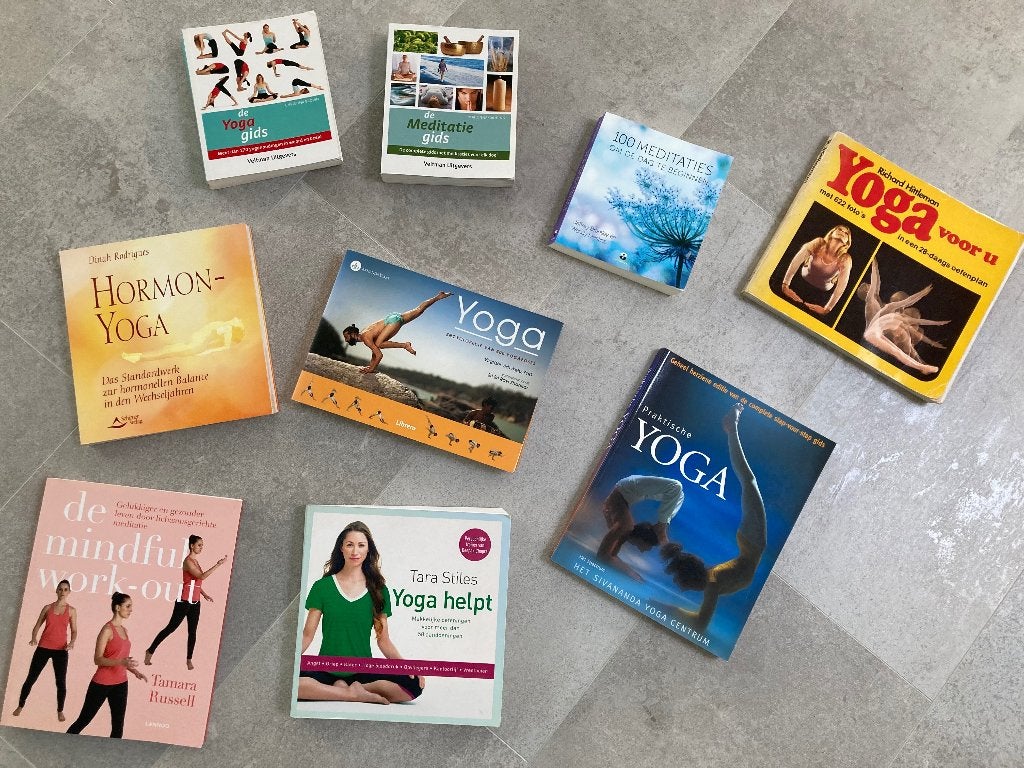 Yoga boeken, Gelezen, Diverse auteurs, Ophalen of Verzenden, Overige sporten