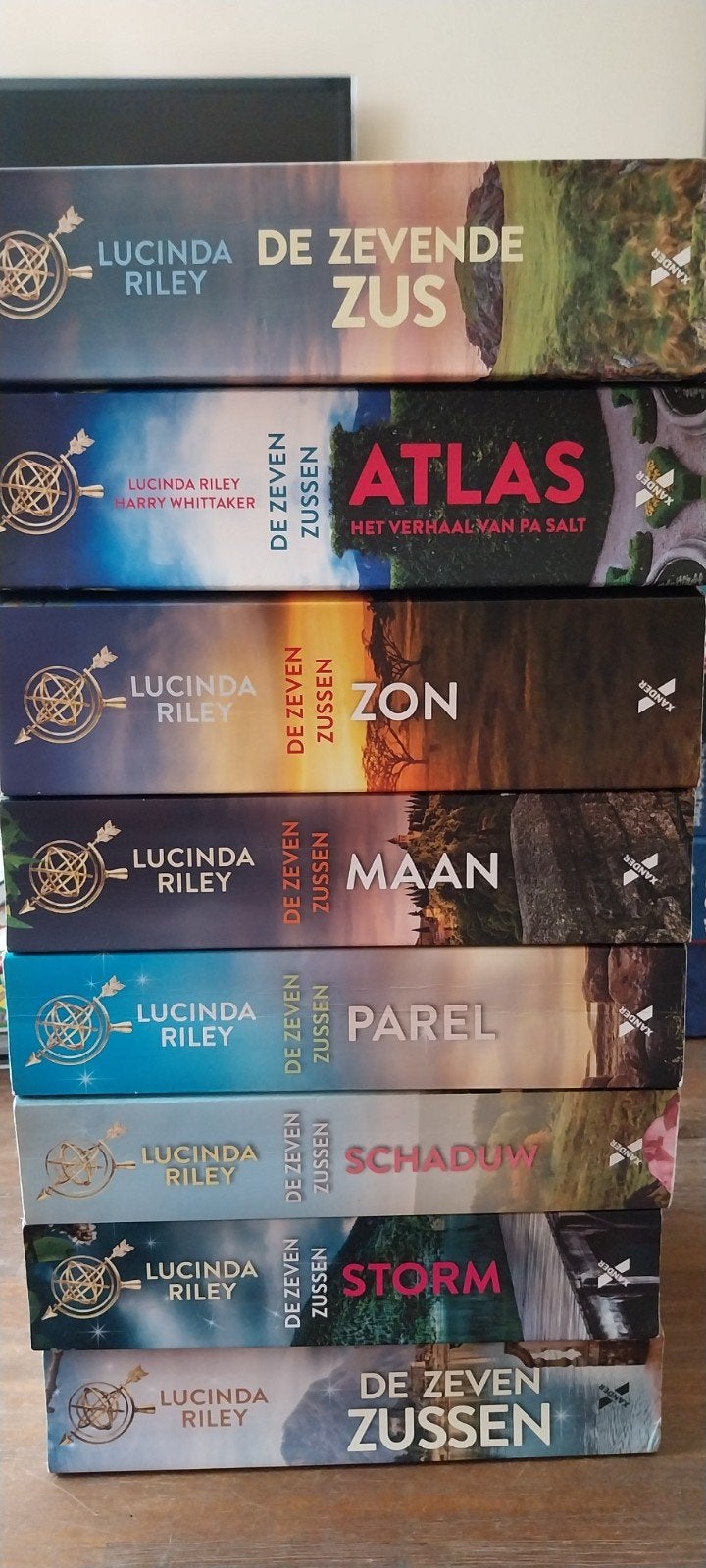 complete serie van de zeven zussen, Boeken, Ophalen of Verzenden, Gelezen