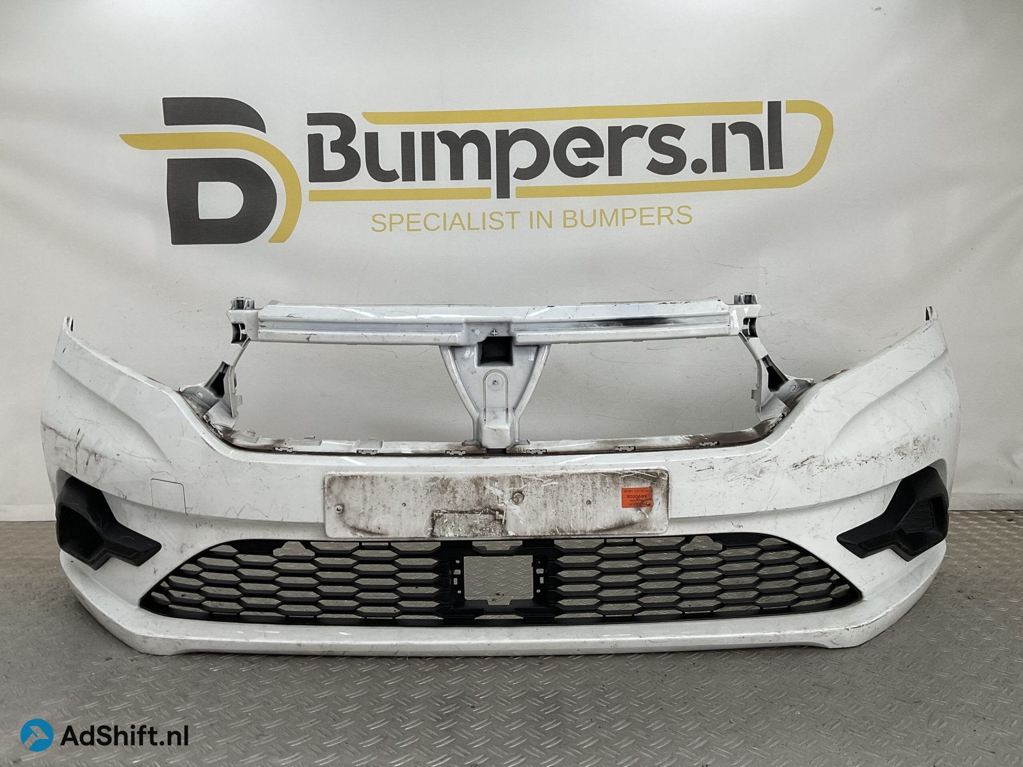 BUMPER DACIA SANDERO 3 2021 - 2023 620228531R VOORBUMPER G3-, Bumper