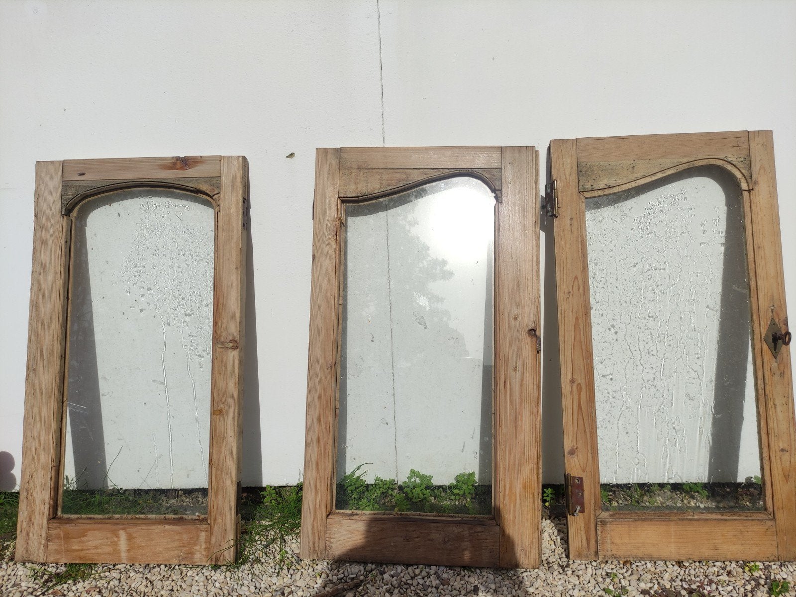 Oude kast deurtjes met glas, Ophalen
