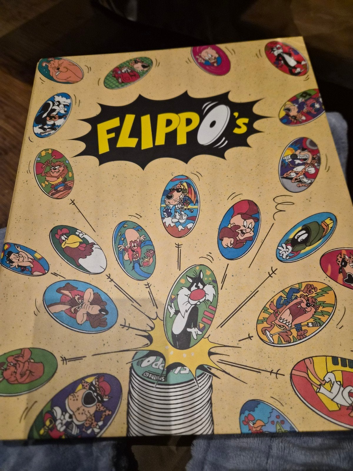 flippo boek, Verzamelen, Flippo's, Ophalen of Verzenden