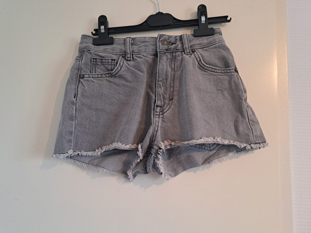 Grijs low waist broek Subdued, Kort, Nieuw, Ophalen of Verzenden, Subdued